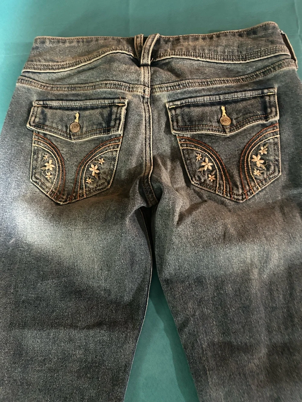 Hollister Medium Blue Washed Denim Jeans 26 SHORT